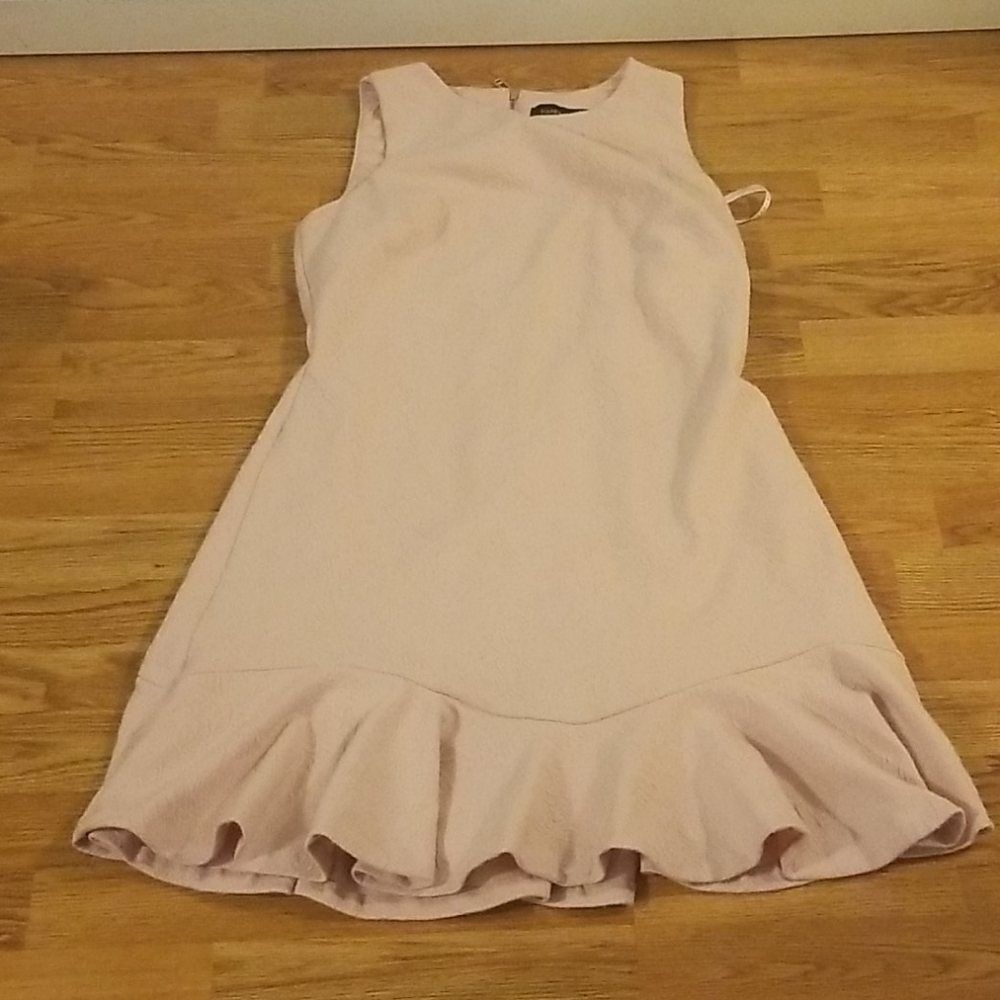 Ivanka Trump light pink short dress